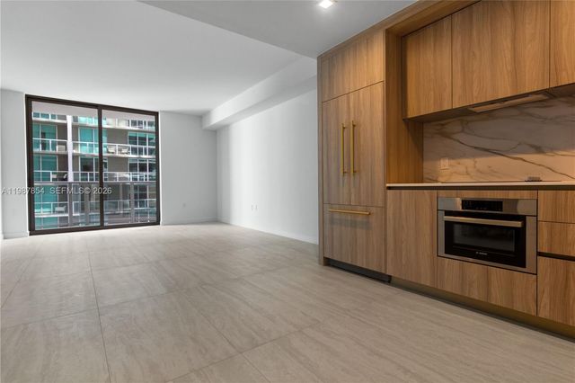 77 SE 5th St 1808, Miami, FL 33131