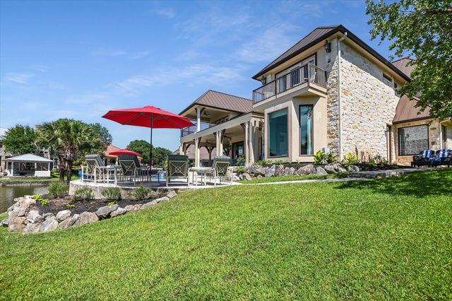 84 Applehead Island DR, Horseshoe Bay, TX 78657