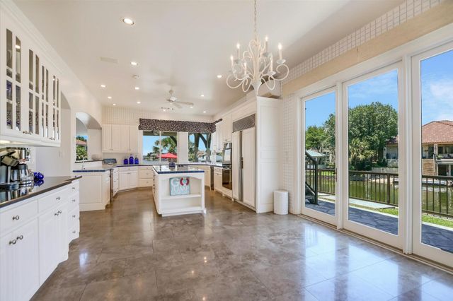 84 Applehead Island DR, Horseshoe Bay, TX 78657