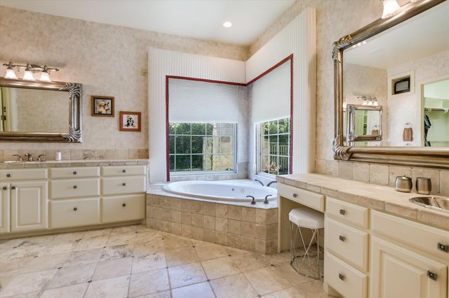 84 Applehead Island DR, Horseshoe Bay, TX 78657