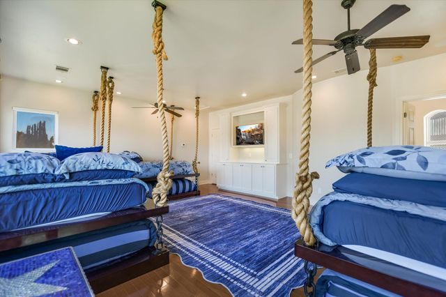 84 Applehead Island DR, Horseshoe Bay, TX 78657