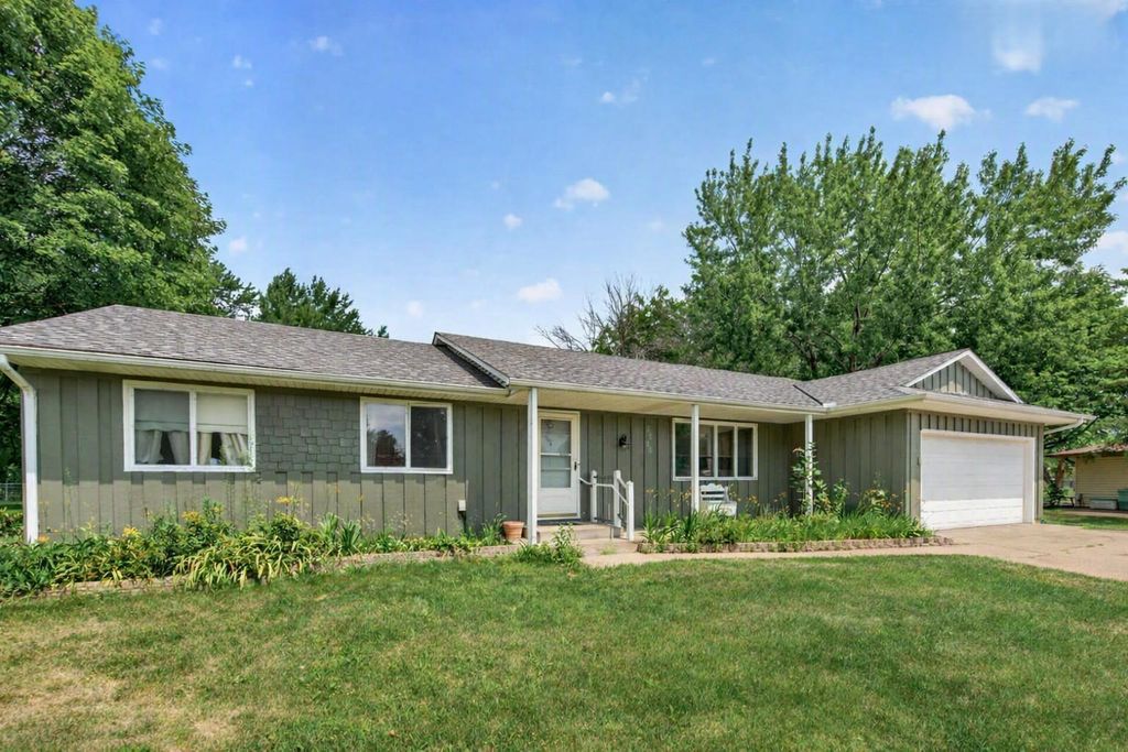 8292 Indian Boulevard S, Cottage Grove, MN 55016
