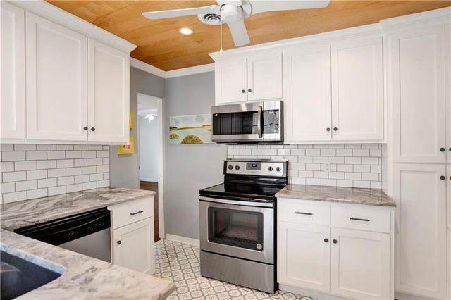 3 Hathaway S Road, Mobile, AL 36608