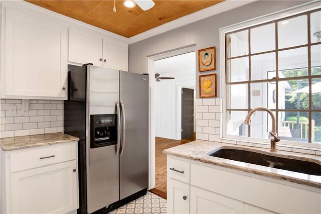 3 Hathaway S Road, Mobile, AL 36608