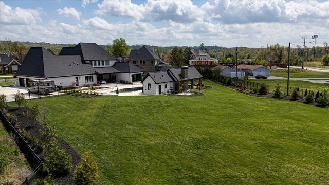 7723 Legends Way, Chattanooga, TN 37421