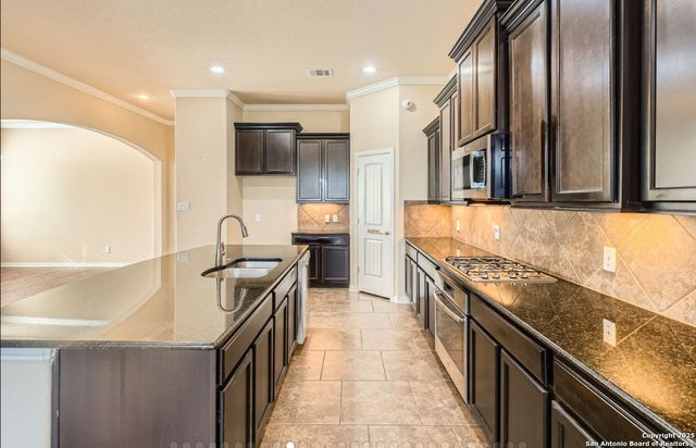 805 Raceland Road, San Antonio, TX 78245