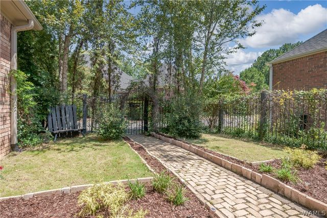 1633 Williamsburg, Tuscaloosa, AL 35406