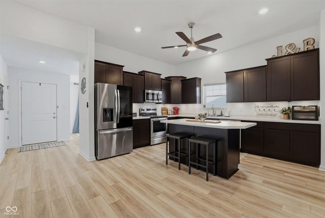 502 Persimmon Pass, Lapel, IN 46051