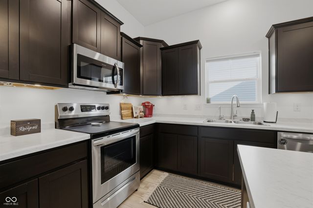 502 Persimmon Pass, Lapel, IN 46051