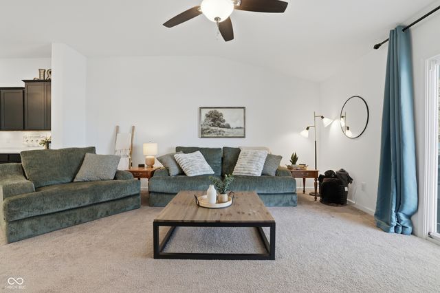 502 Persimmon Pass, Lapel, IN 46051