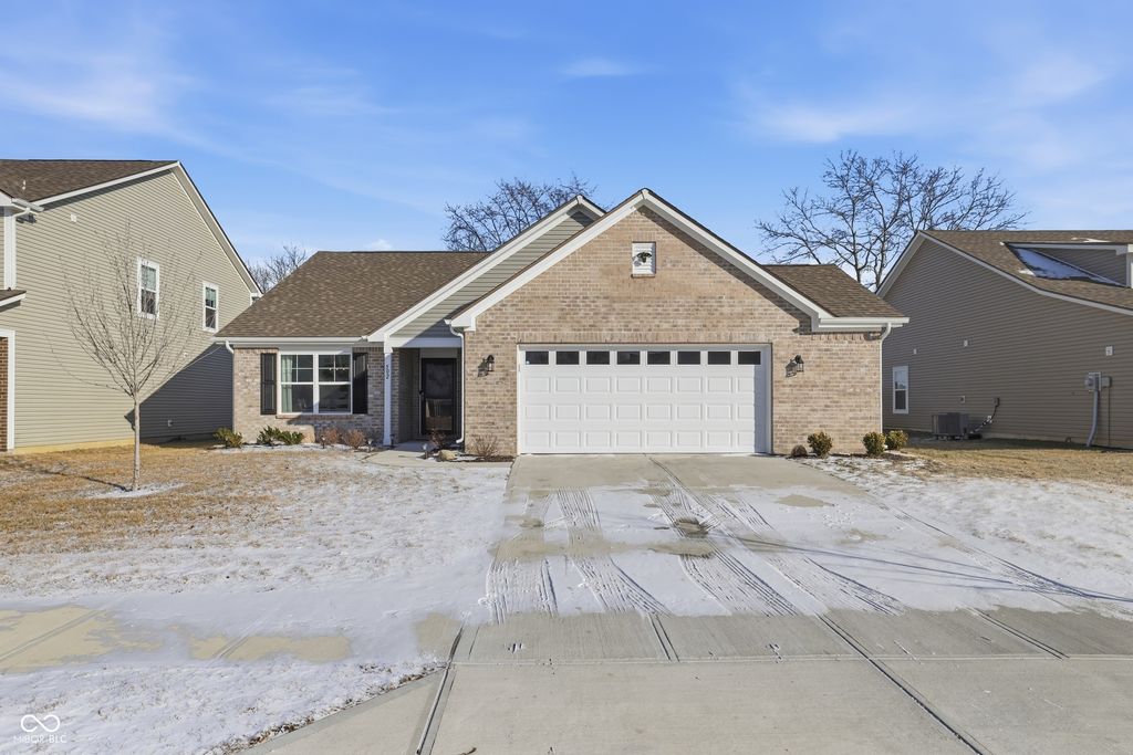 502 Persimmon Pass, Lapel, IN 46051