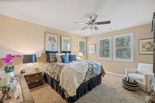 101 Guilden Grovr Way, Bakersfield, CA 93312