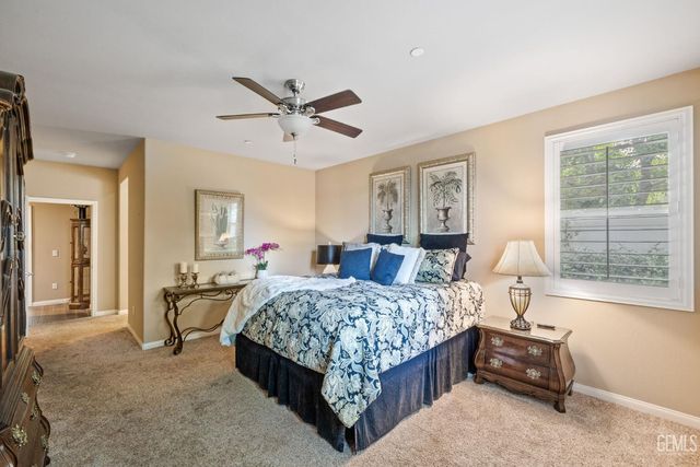 101 Guilden Grovr Way, Bakersfield, CA 93312