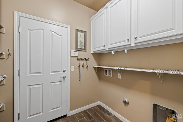 101 Guilden Grovr Way, Bakersfield, CA 93312