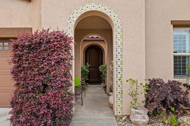 101 Guilden Grovr Way, Bakersfield, CA 93312