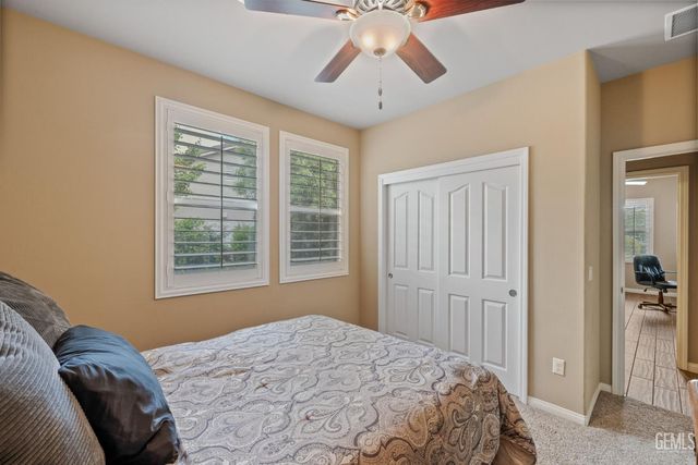 101 Guilden Grovr Way, Bakersfield, CA 93312