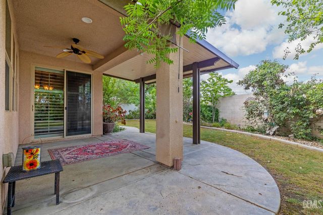 101 Guilden Grovr Way, Bakersfield, CA 93312