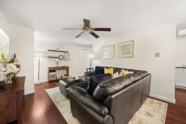 220 Bedford St 11, Bridgewater, MA 02324