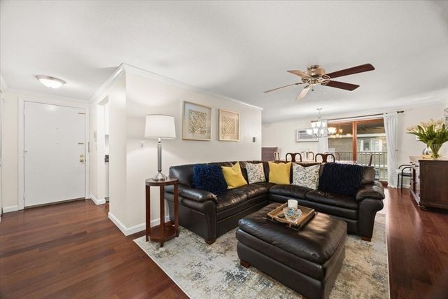 220 Bedford St 11, Bridgewater, MA 02324