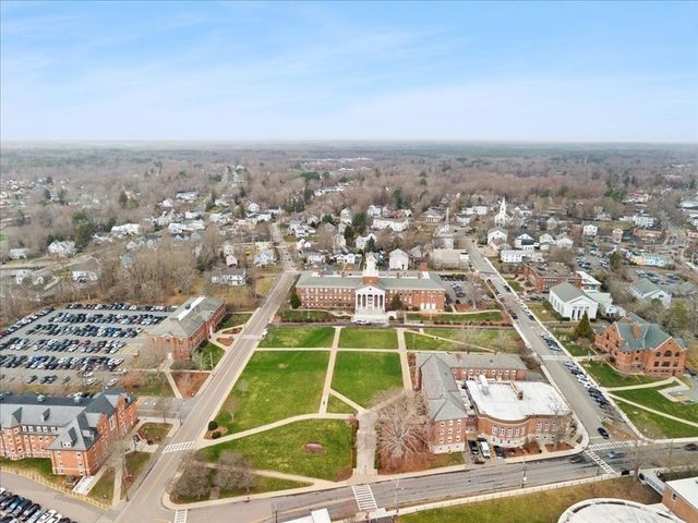 220 Bedford St 11, Bridgewater, MA 02324