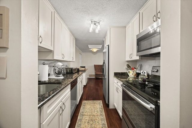 220 Bedford St 11, Bridgewater, MA 02324