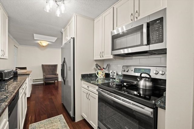 220 Bedford St 11, Bridgewater, MA 02324