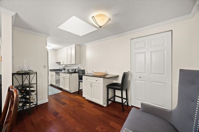 220 Bedford St 11, Bridgewater, MA 02324