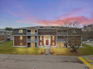 220 Bedford St 11, Bridgewater, MA 02324