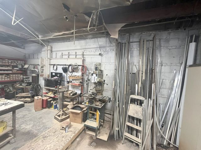 5245 W Diversey Avenue, Chicago, IL 60639