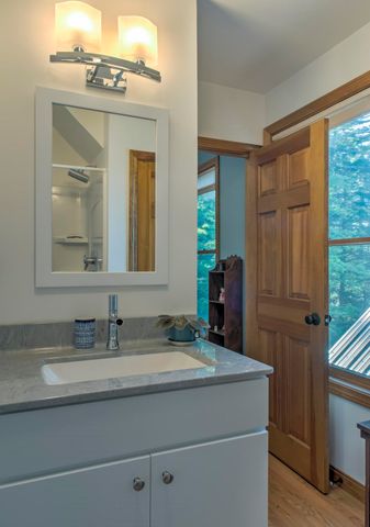 39 Headlands Road, Winchester, NH 03470