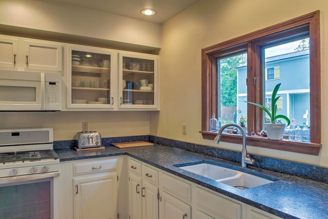 39 Headlands Road, Winchester, NH 03470