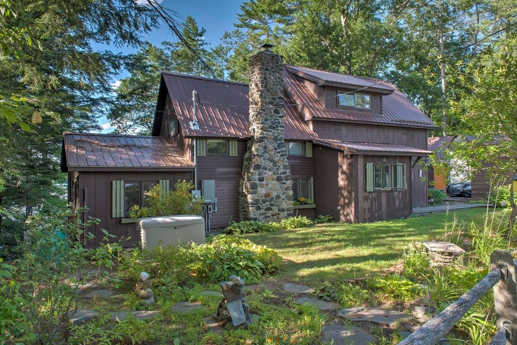 39 Headlands Road, Winchester, NH 03470