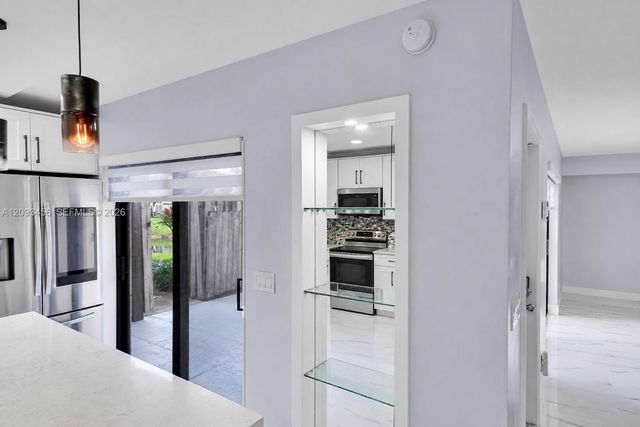 9861 NW 6th Court, Plantation, FL 33324