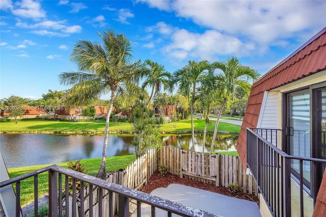 9861 NW 6th Court, Plantation, FL 33324
