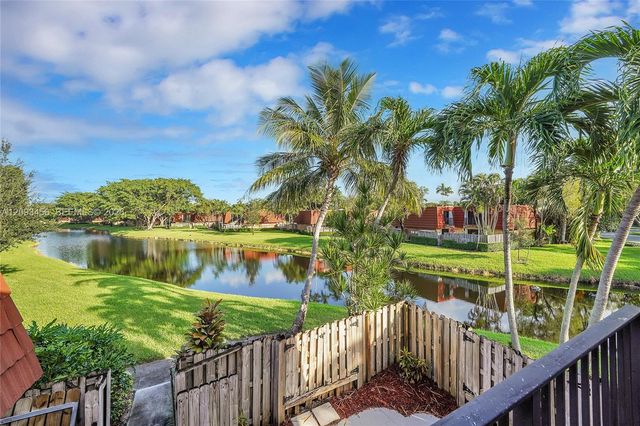 9861 NW 6th Court, Plantation, FL 33324