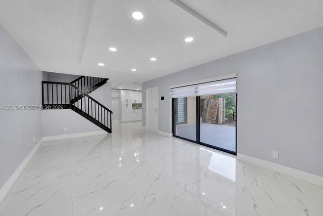 9861 NW 6th Court, Plantation, FL 33324