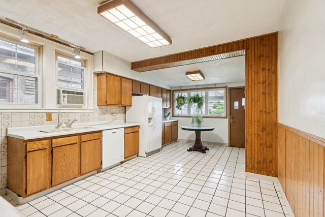 1440 Cuyler Avenue, Berwyn, IL 60402