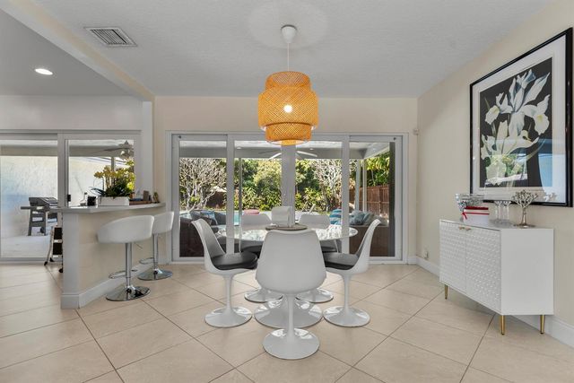 401 NE 10th Terrace, Boca Raton, FL 33432