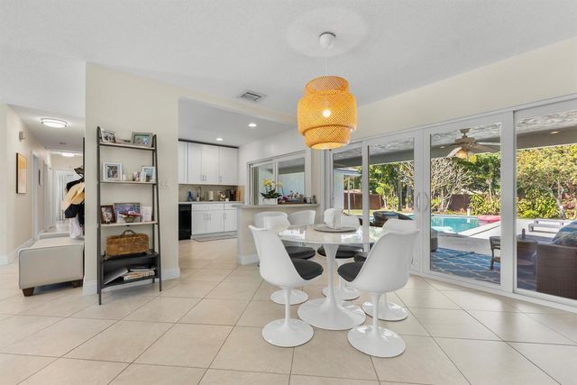 401 NE 10th Terrace, Boca Raton, FL 33432