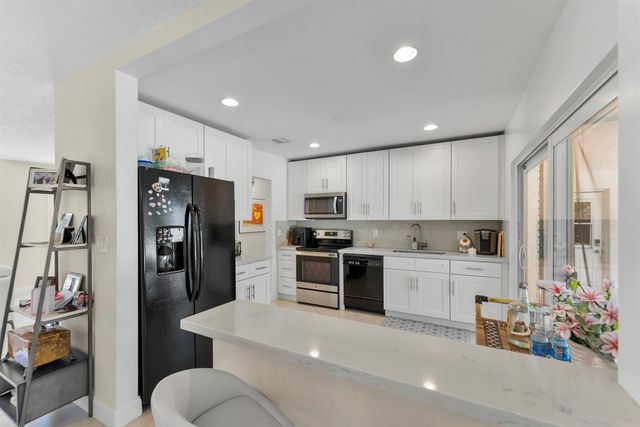 401 NE 10th Terrace, Boca Raton, FL 33432