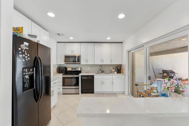 401 NE 10th Terrace, Boca Raton, FL 33432