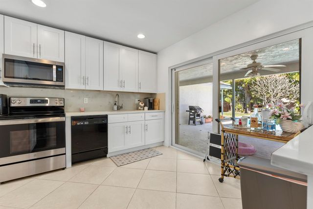 401 NE 10th Terrace, Boca Raton, FL 33432