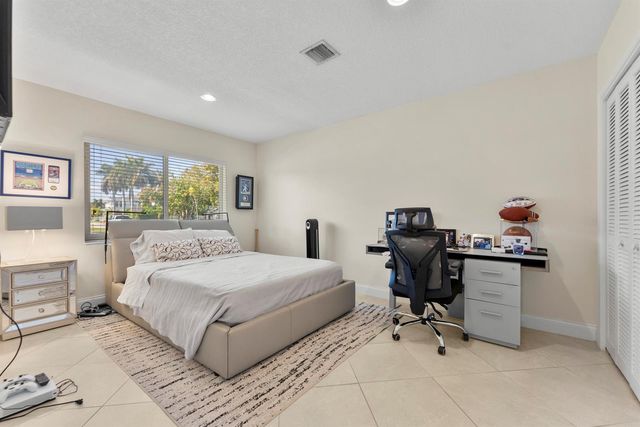 401 NE 10th Terrace, Boca Raton, FL 33432