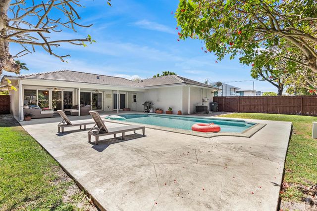 401 NE 10th Terrace, Boca Raton, FL 33432