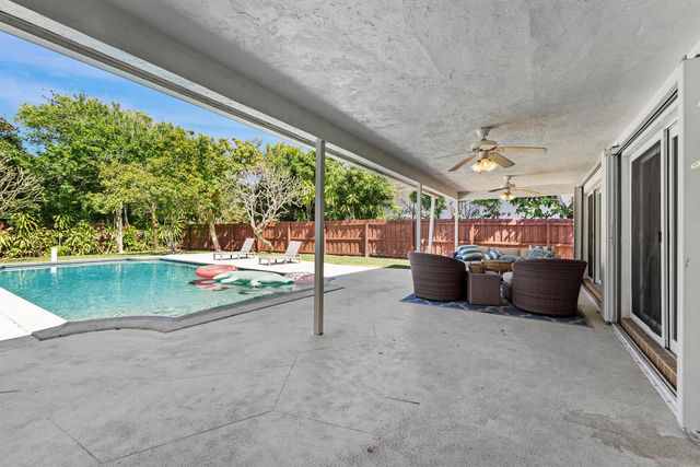 401 NE 10th Terrace, Boca Raton, FL 33432