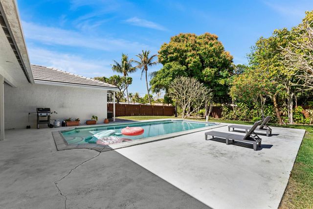 401 NE 10th Terrace, Boca Raton, FL 33432