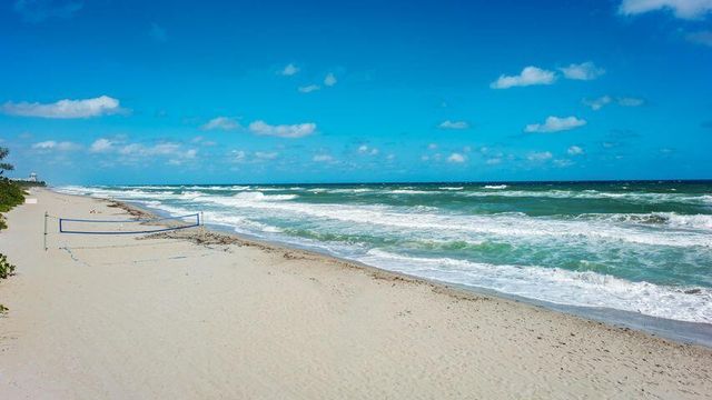 401 NE 10th Terrace, Boca Raton, FL 33432
