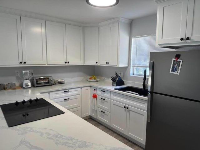 750 El Camino Paraiso, Hollister, CA 95023