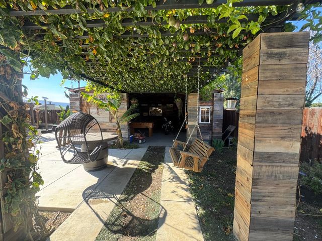 750 El Camino Paraiso, Hollister, CA 95023