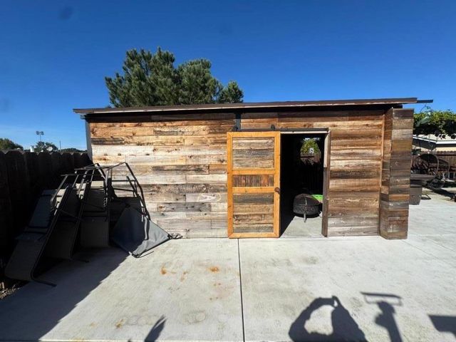 750 El Camino Paraiso, Hollister, CA 95023